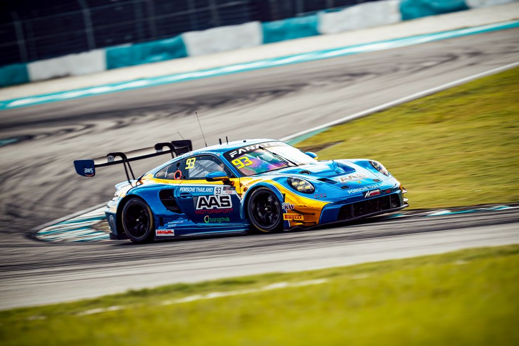 Podie til Bastian Buus i GT World Challenge Asia
(Foto: Phantom Global Racing)
